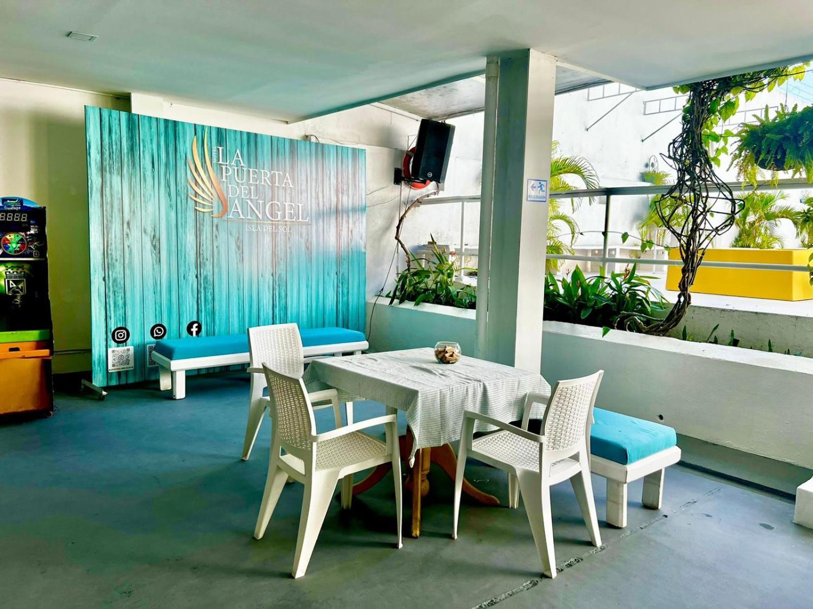 La Puerta Del Angel Isla Hotell Girardot Exteriör bild